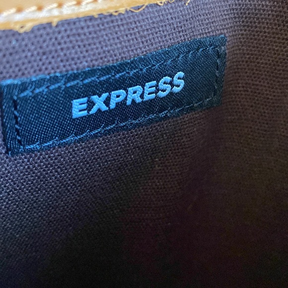 NWOT EXPRESS Tropical 🌴 Floral Wallet w/ lots of compartments! - Picture 8 of 12